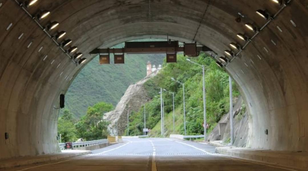 RMR - (ROCK MASS RATING) CLASIFICACIÓN DEL MACIZO ROCOSO Y Q (TUNNEL QUALITY INDEX) INDICE DE LA CALIDAD DEL TUNEL
